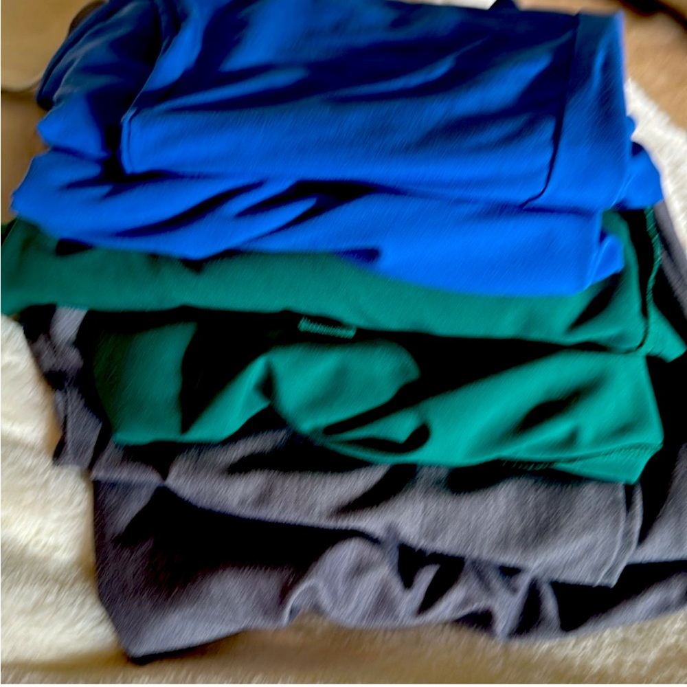 Gently used smoke free pet free scrubs Zamora joggers and Rafaela tops
